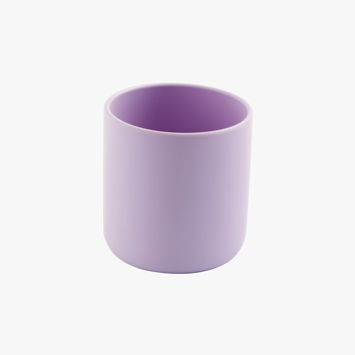 Minimalistischer Schreibtischbecher